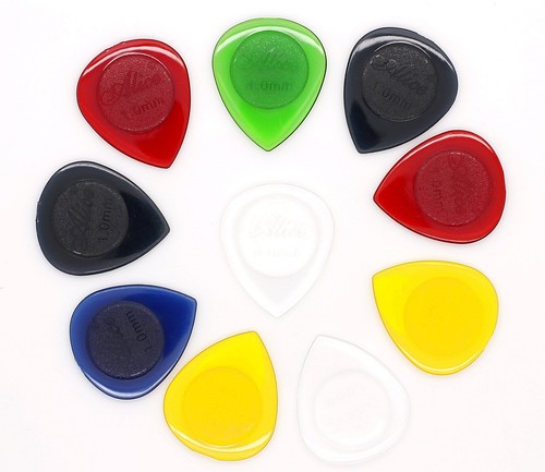 Small stubby guitar - small,